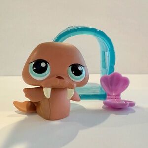 Littlest Pet Shop LPS 977 Walrus Sassiest Special Edition Collectible~ AUTHENTIC